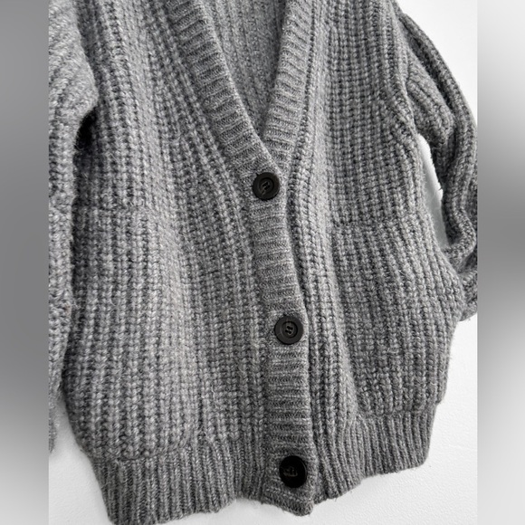 LUNYA Chunky Wool Cardigan in Serene Gray size xs/s - Picture 9 of 11